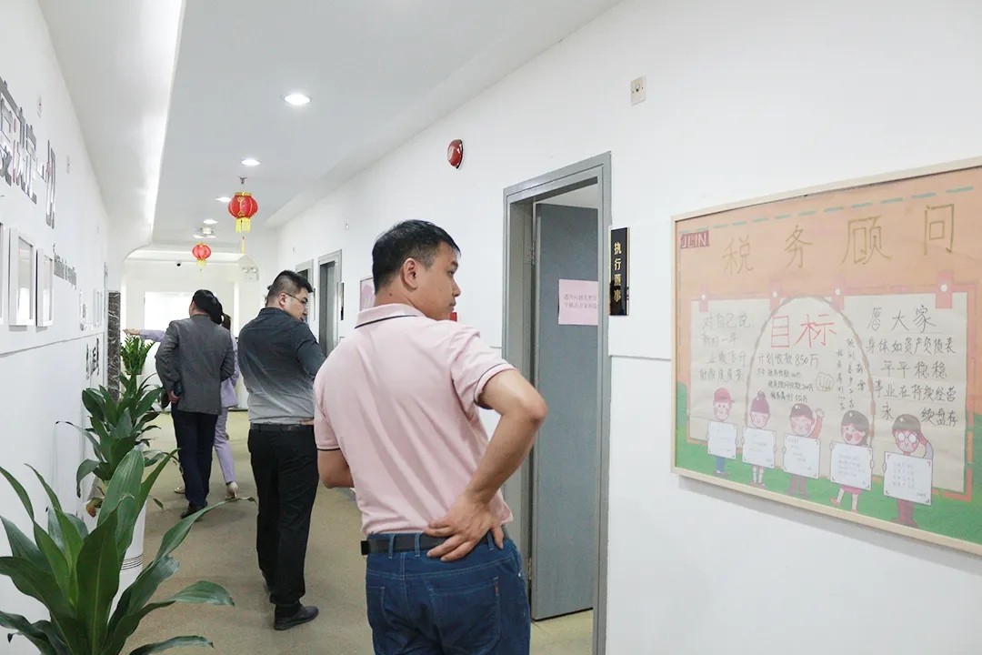 熱烈歡迎深圳市芯片行業(yè)協(xié)會蒞臨君林集團(tuán)交流座談！